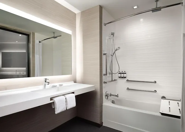 Hotel Ac By Marriott Downtown 3*